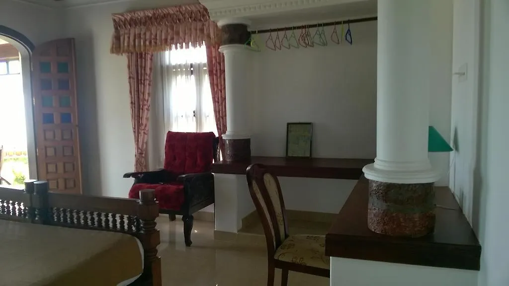 Palm Tree Bungalow Hotel Varkala 4*,  India