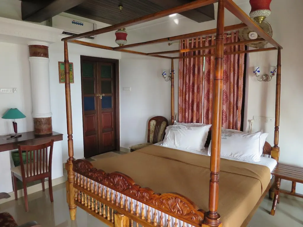 Palm Tree Bungalow Hotel Varkala